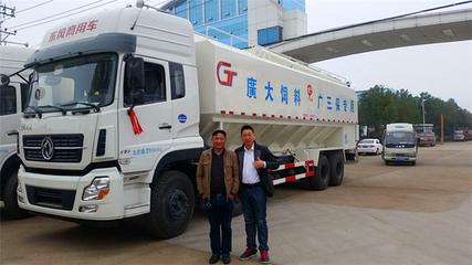 湖北康牧散裝飼料車(chē) 專業(yè)化解決方案助力現(xiàn)代養(yǎng)殖業(yè)發(fā)展