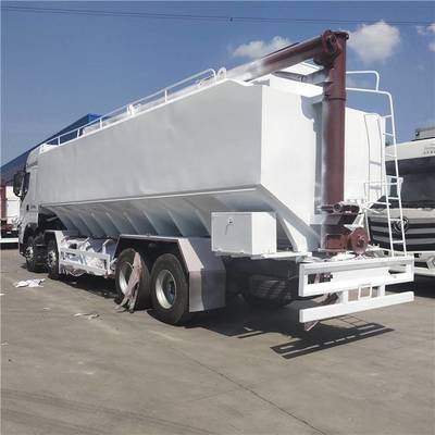 柳汽乘龍前四后八40方散裝飼料車 高效可靠的農(nóng)牧運(yùn)輸解決方案