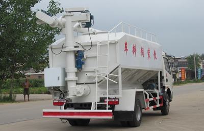 國六東風大多利卡散裝飼料車 現代化畜牧運輸的高效解決方案